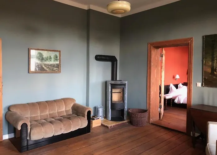 Apartamento Landbahnhof Buschhof 1 Og, Mit Gartensauna Schwarz (Mecklenburgische Seenplatte)